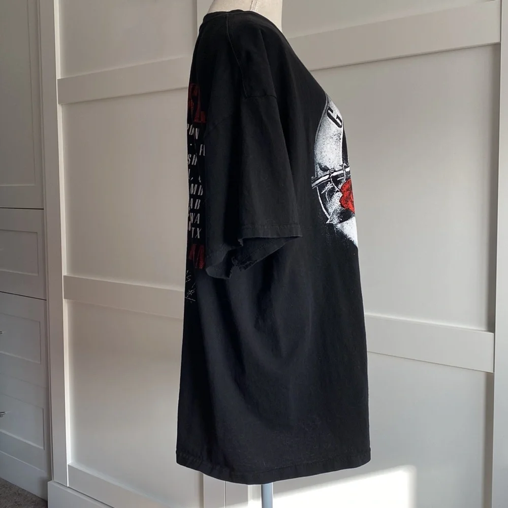 Guns n' Roses - Authentic Concert Tee, circa 2017 - Picture 2 of 9